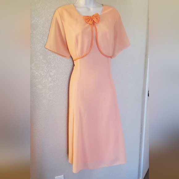 Vintage 1970s Peach Midi Dress with Bow Detail Size Medium - Picture 4 of 7